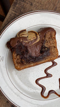 Load image into Gallery viewer, Banana loaf cake