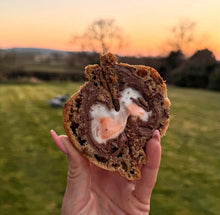 Load image into Gallery viewer, Creme Egg Cookies