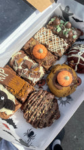 Load image into Gallery viewer, Halloween Mixed Box 🍪🕷️
