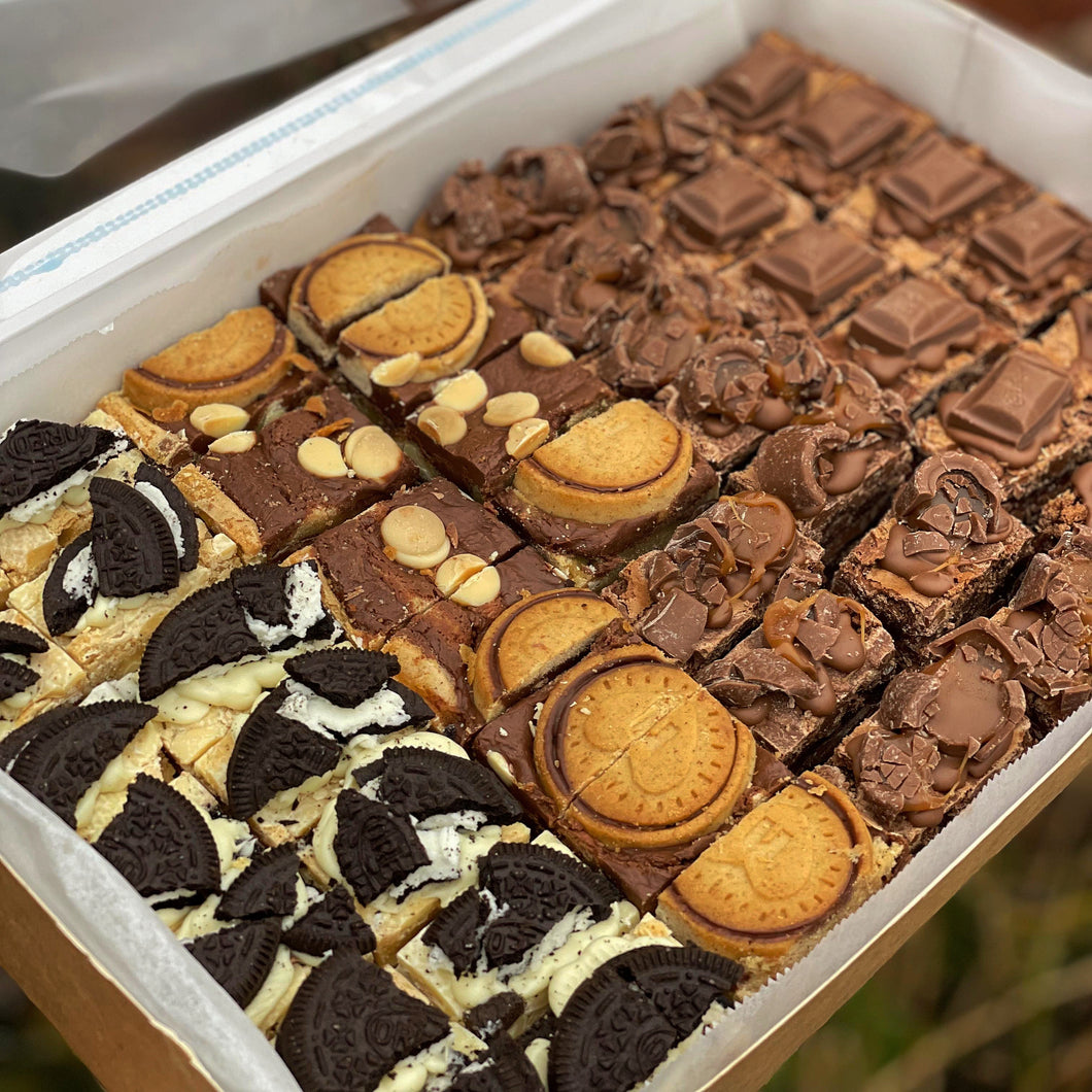 Mini brownie and blondies (36)